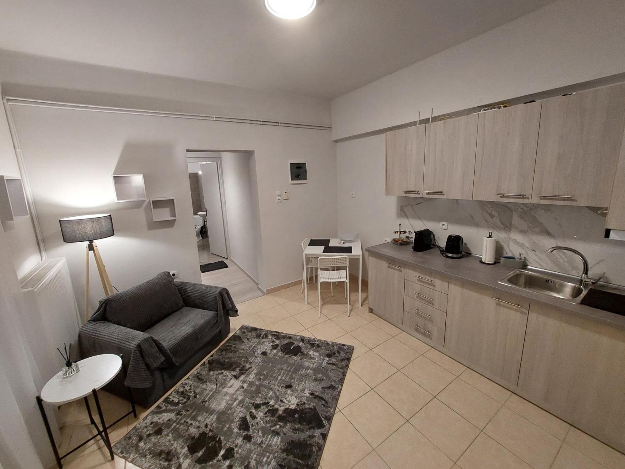 G44 Sintrivani Apartment Larissa